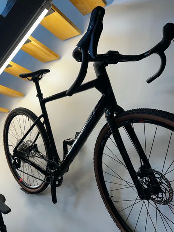 Used Massi across 2025 Road & Gravel, Black — image 2 of 3
