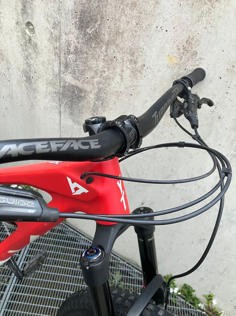 YT Industries JEFFSY 27 CF Pro 2019 2019 Mountainbike usato, Rosso — immagine 20 di 23