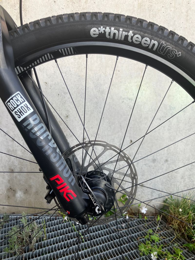 YT Industries JEFFSY 27 CF Pro 2019 2019 Mountainbike usato, Rosso — immagine 18 di 23