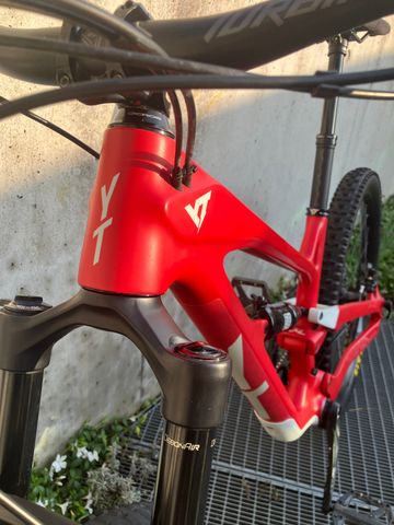 YT Industries JEFFSY 27 CF Pro 2019 2019 Mountainbike usato, Rosso — immagine 2 di 23