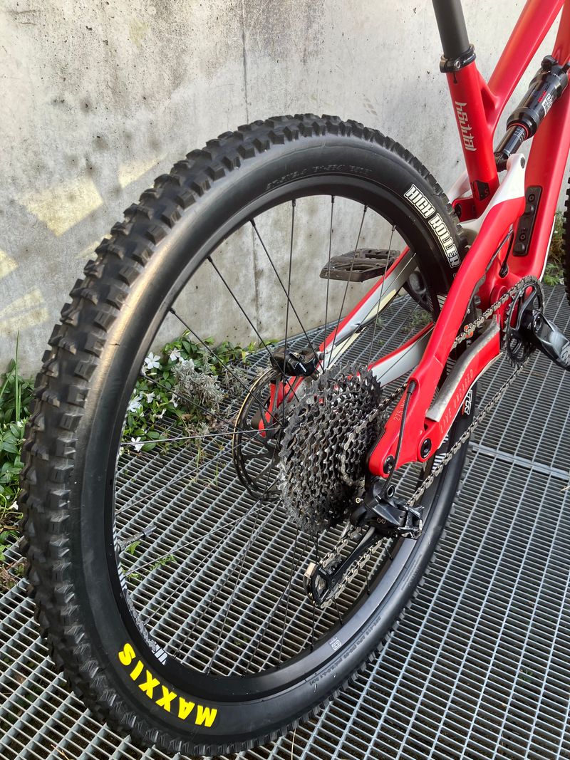 YT Industries JEFFSY 27 CF Pro 2019 2019 Mountainbike usato, Rosso — immagine 16 di 23