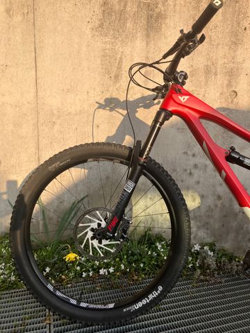 YT Industries JEFFSY 27 CF Pro 2019 2019 Mountainbike usato, Rosso — immagine 4 di 23