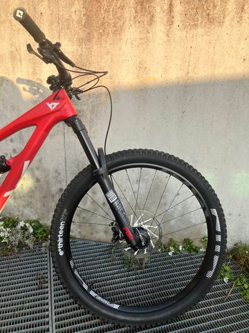 YT Industries JEFFSY 27 CF Pro 2019 2019 Mountainbike usato, Rosso — immagine 8 di 23