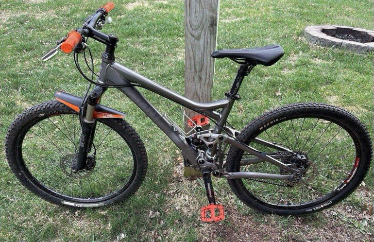 Used Giant Trance 1 2007 Mountainbike, Light Gray — image 1 of 8