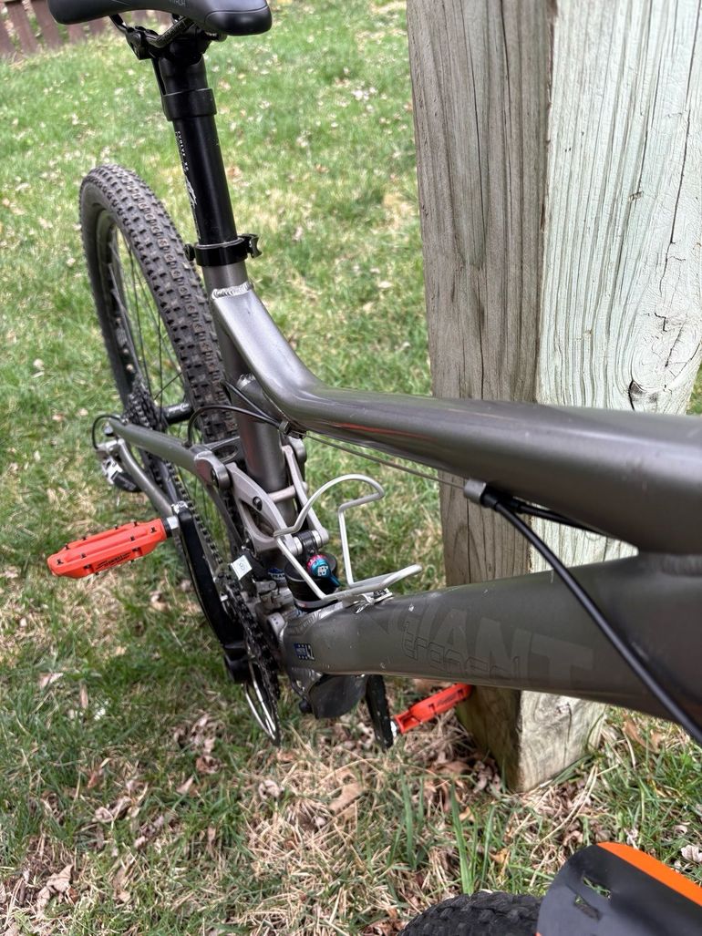 Used Giant Trance 1 2007 Mountainbike, Light Gray — image 5 of 8