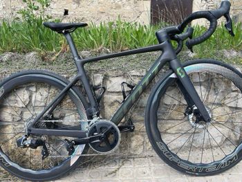 Used Scott Addict 10 2024 2024 Road & Gravel, Black — image 1 of 4