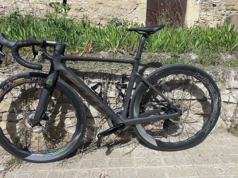 Used Scott Addict 10 2024 2024 Road & Gravel, Black — image 4 of 4
