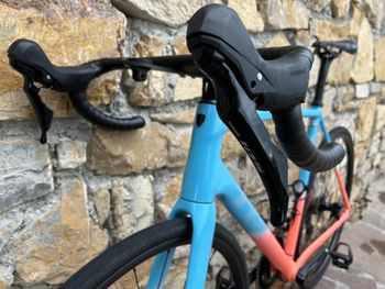 Used Trek Émonda ALR 5 2025 2025 Road & Gravel — image 5 of 11