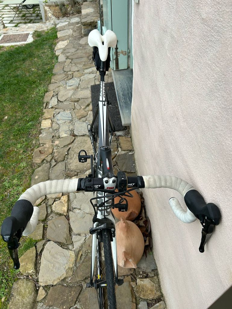 Used Giant Tcr Shimano 105 2011 Road & Gravel, Schwarz — image 2 of 8