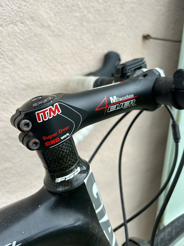Used Giant Tcr Shimano 105 2011 Road & Gravel, Schwarz — image 3 of 8