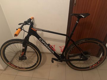 Used Orbea ALMA M30 2018 2018 Mountainbike, Black, 27.5, 29 — image 8 of 9