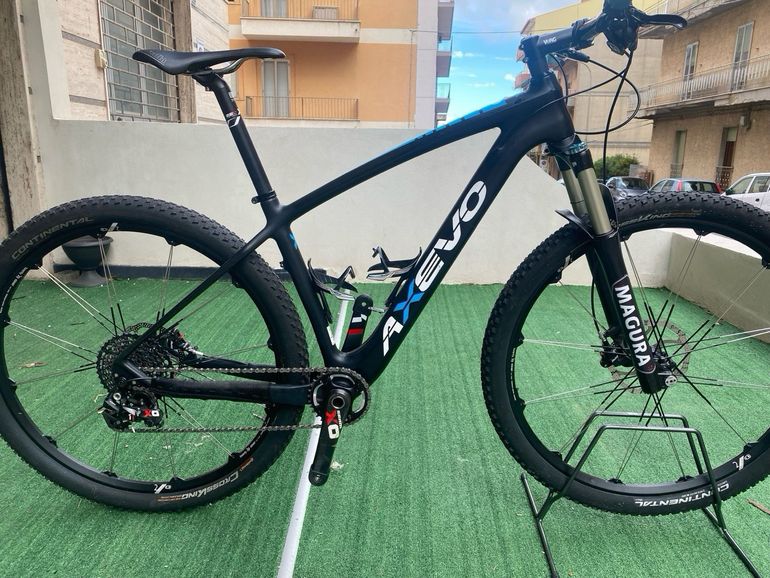 Used Axevo axsevo 2015 Mountainbike, Black — image 1 of 11