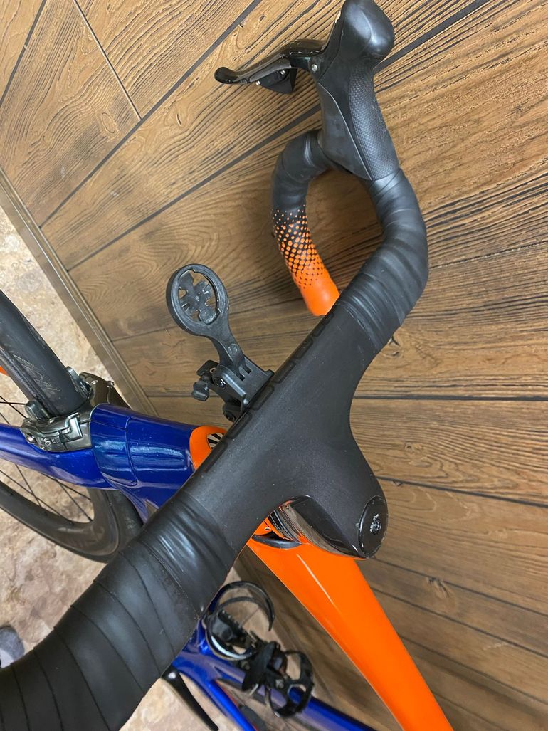 Used Trek Madone 9.9 2018 2018 Road & Gravel, Blue — image 31 of 34