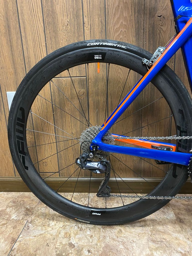 Used Trek Madone 9.9 2018 2018 Road & Gravel, Blue — image 11 of 34