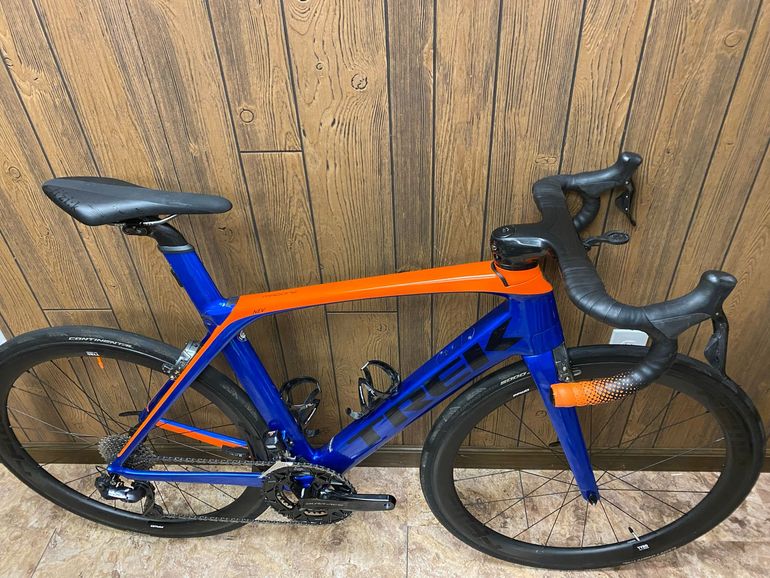 Used Trek Madone 9.9 2018 2018 Road & Gravel, Blue — image 16 of 34