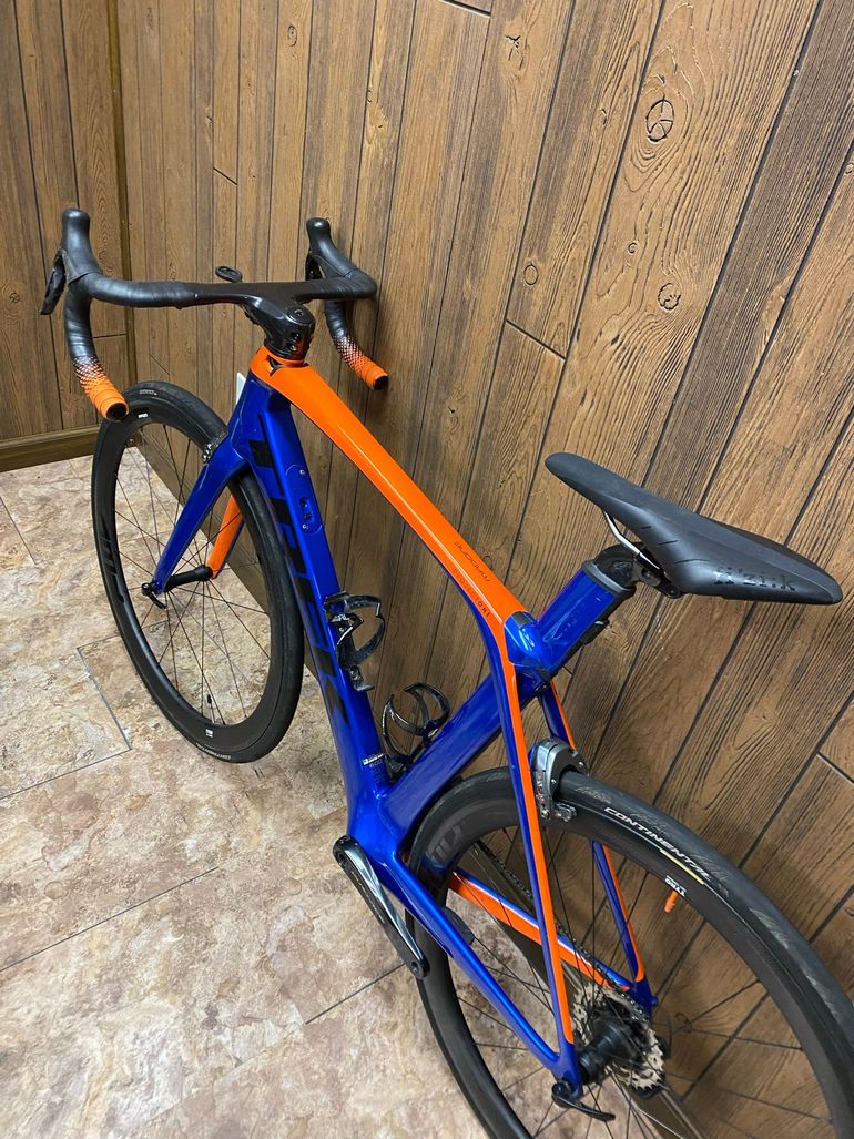 Used Trek Madone 9.9 2018 2018 Road & Gravel, Blue — image 18 of 34