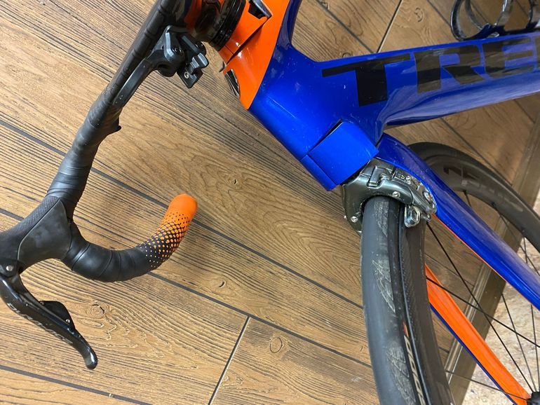 Used Trek Madone 9.9 2018 2018 Road & Gravel, Blue — image 30 of 34