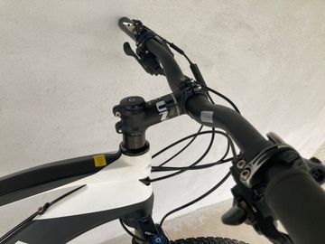 Used Orbea OIZ M50 2018 2018 Mountainbike, White, 27.5, 29 — image 6 of 10