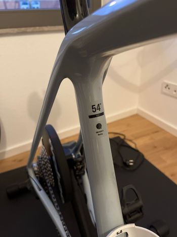 Used Trek Émonda SL 6 2024 2024 Road & Gravel — image 8 of 9