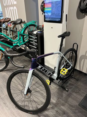Used Trek Émonda SL 6 2024 2024 Road & Gravel — image 9 of 9