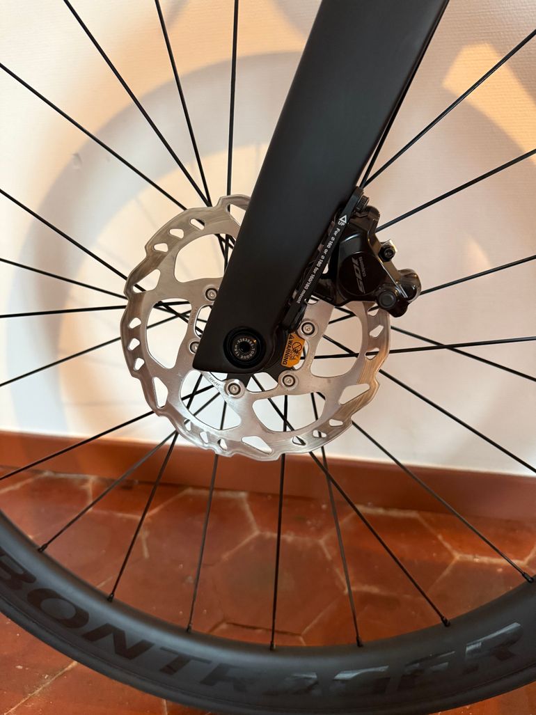 Used Trek Madone SL 6 Gen 7 2024 2024 Road & Gravel, Black — image 3 of 7