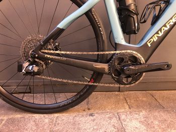 Pinarello Nytro SRAM Rival eTap AXS 2024 Road & Gravel usato, Blu — immagine 3 di 11