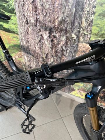Lapierre Zesty AM CF 9.9 2021 2021 Mountainbike usato, Nero — immagine 4 di 10