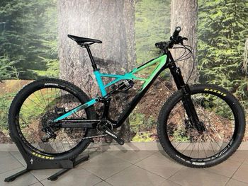 Used Specialized Enduro Pro 650b 2018 2018 Mountainbike, Green, 27.5 — image 1 of 13