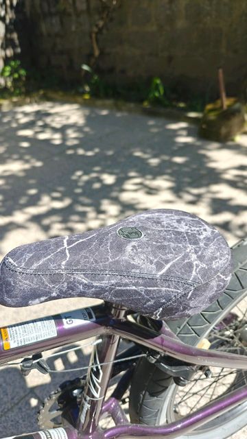 GT BMX 2018 Mountainbike de segunda mano, Morado — imagen 4 de 8