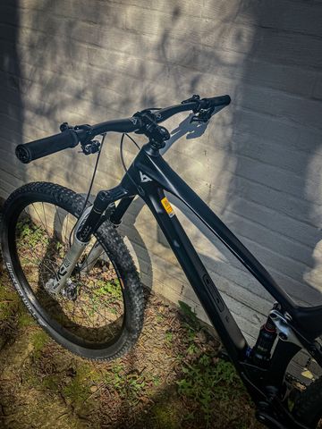 Used YT Industries Izzo SRAM GX Eagle AXS 2022 Mountainbike, Black — image 7 of 8