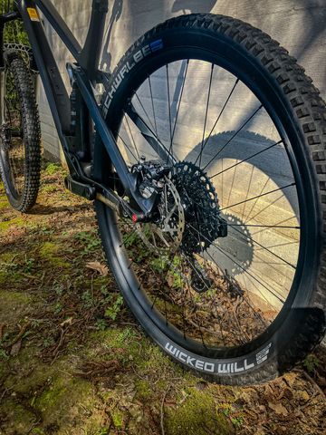 Used YT Industries Izzo SRAM GX Eagle AXS 2022 Mountainbike, Black — image 8 of 8