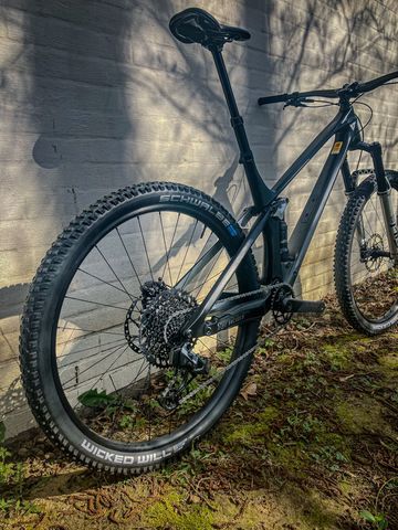 Used YT Industries Izzo SRAM GX Eagle AXS 2022 Mountainbike, Black — image 2 of 8