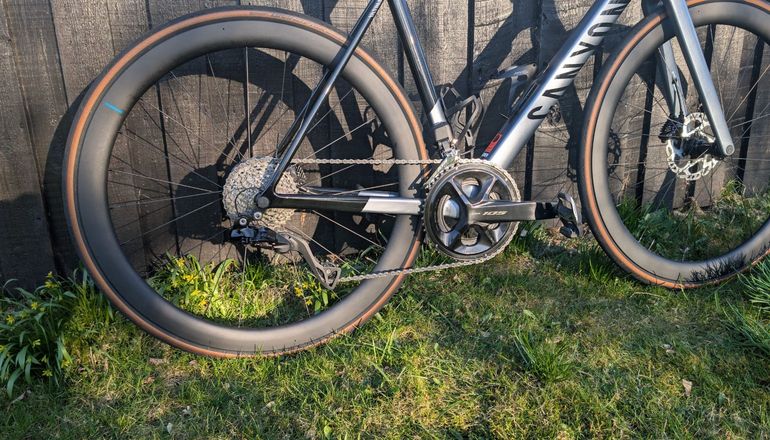 Used Canyon Ultimate CF SL 7 Di2 2025 2025 Road & Gravel, Light Gray — image 3 of 5