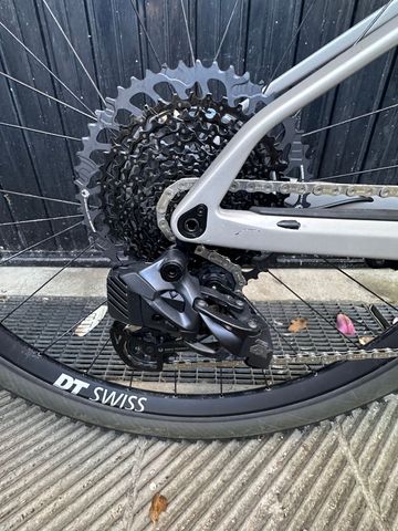 Used BMC TwoStroke 01 2023 Mountainbike, Light Gray — image 2 of 7