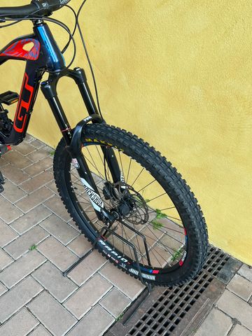 Tweedehands GT Force X 2016 2016 Mountainbike — afbeelding 6 van 9