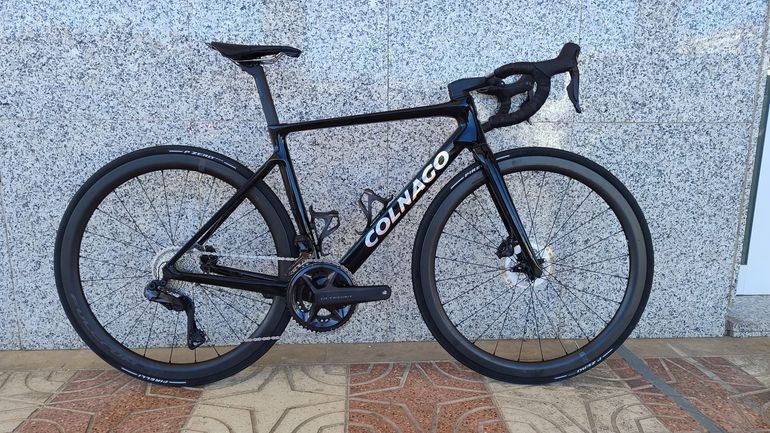 Colnago V4Rs 2025 2025 Road & Gravel usato, Nero — immagine 1 di 14
