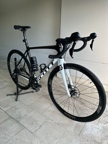 Scott Addict 30 disc 2019 2019 Road & Gravel usato, Bianco — immagine 2 di 6