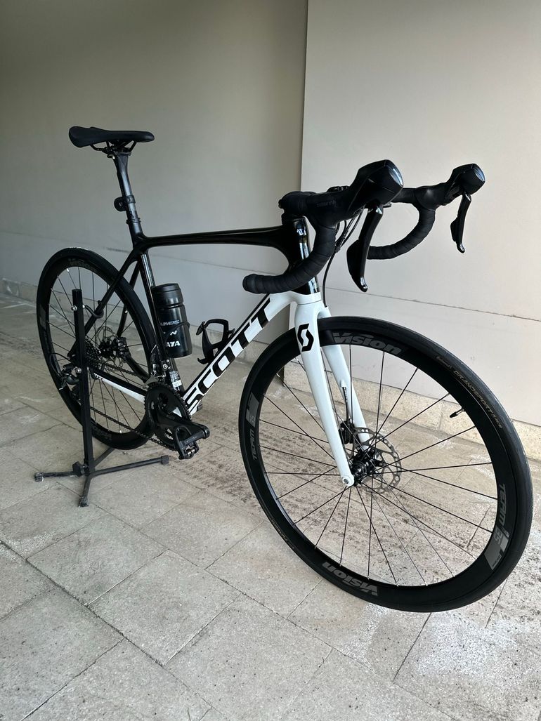 Scott Addict 30 disc 2019 2019 Road & Gravel usato, Bianco — immagine 2 di 6