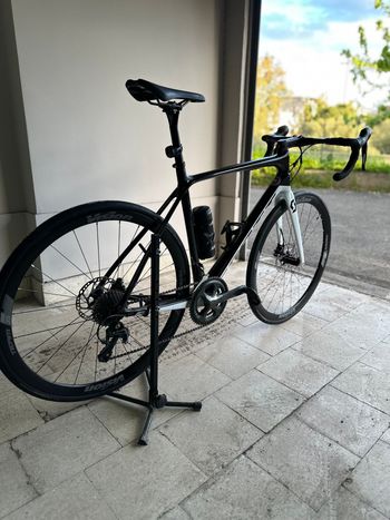 Scott Addict 30 disc 2019 2019 Road & Gravel usato, Bianco — immagine 6 di 6