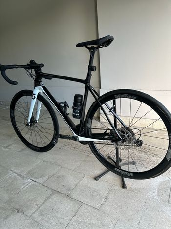 Scott Addict 30 disc 2019 2019 Road & Gravel usato, Bianco — immagine 4 di 6