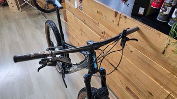 Used BMC Fourstroke 01 LT | ONE 2022 2022 Mountainbike, Green, 29 — image 3 of 3