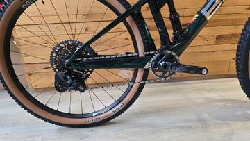 Used BMC Fourstroke 01 LT | ONE 2022 2022 Mountainbike, Green, 29 — image 2 of 3