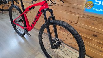 Brugt Trek Supercaliber 9.6 Gen 1 2023 2023 Mountainbike — billede 3 af 3