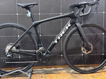 Trek Domane SL 5 Gen 4 2025 2025 Road & Gravel de segunda mano, Negro — imagen 1 de 3