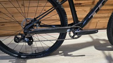 Trek Supercaliber 9.6 Gen 1 2023 2023 Mountainbike usato, Nero — immagine 2 di 3