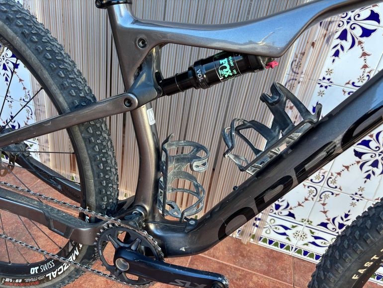 Orbea OIZ M30 2021 2021 Mountainbike usato, Grigio chiaro — immagine 3 di 6