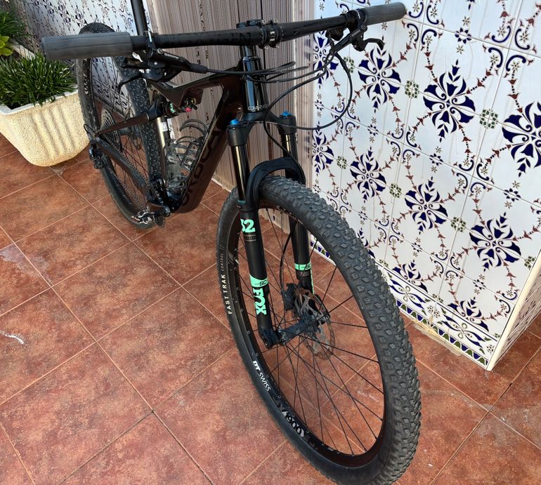 Orbea OIZ M30 2021 2021 Mountainbike usato, Grigio chiaro — immagine 6 di 6