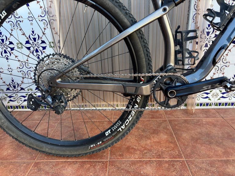Orbea OIZ M30 2021 2021 Mountainbike usato, Grigio chiaro — immagine 5 di 6