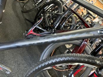 Used Specialized IPIC HT 2020 Mountainbike, Black — image 7 of 9