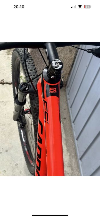 Cannondale F-Si Carbon 5 2018 2018 Mountainbike usato, Rosso — immagine 8 di 18